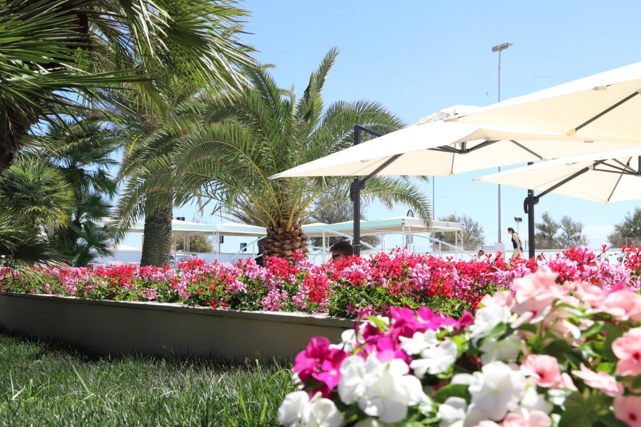 Hotel Metropol Senigallia Bagian luar foto