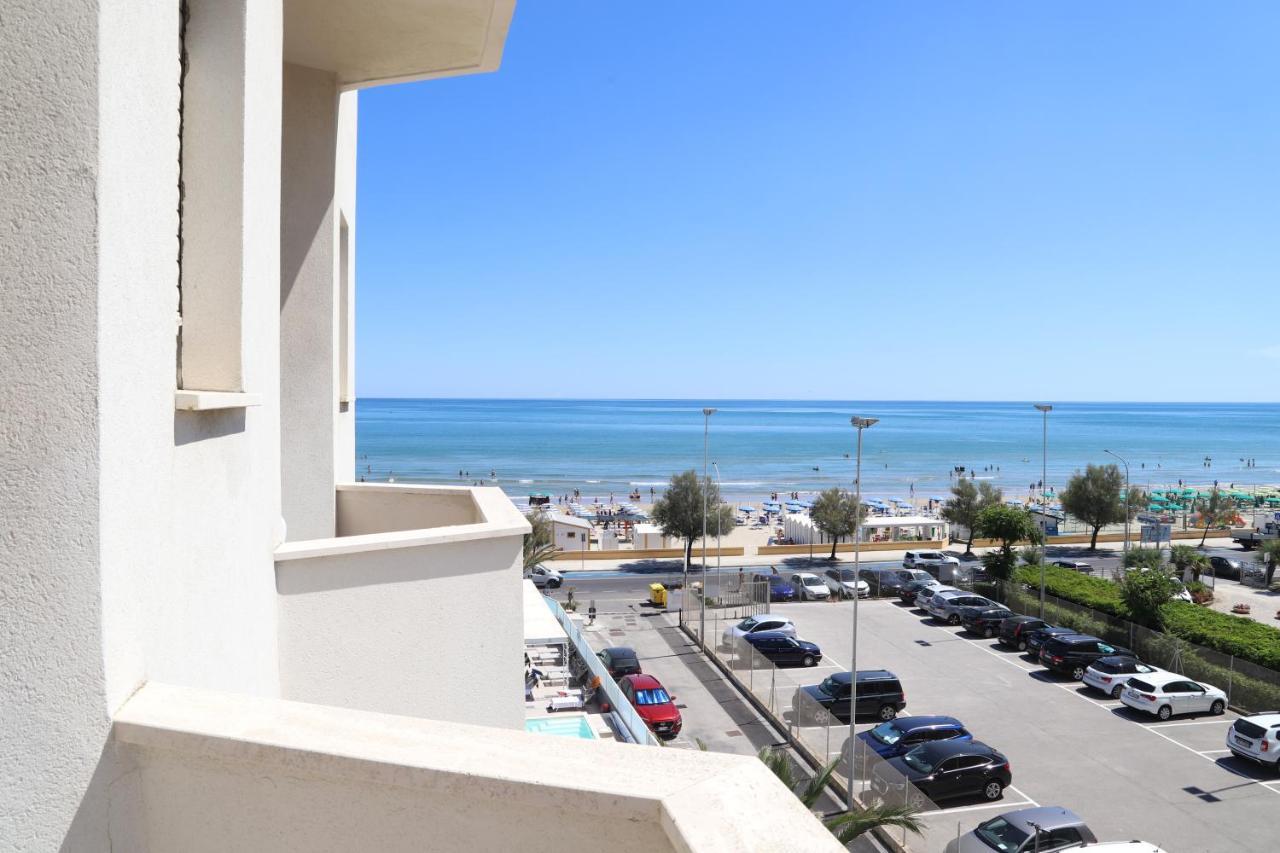 Hotel Metropol Senigallia Bagian luar foto