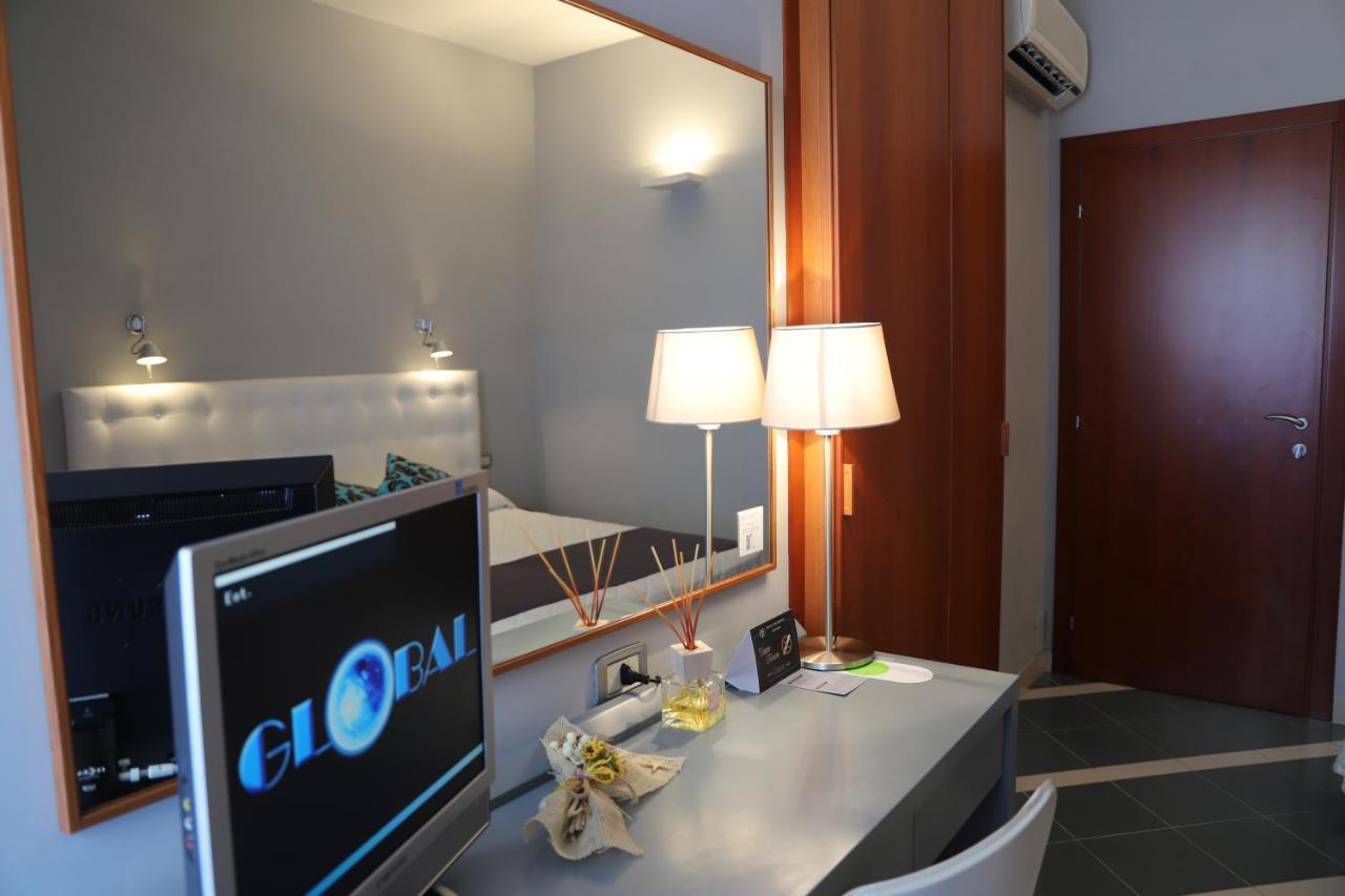 Hotel Metropol Senigallia Bagian luar foto