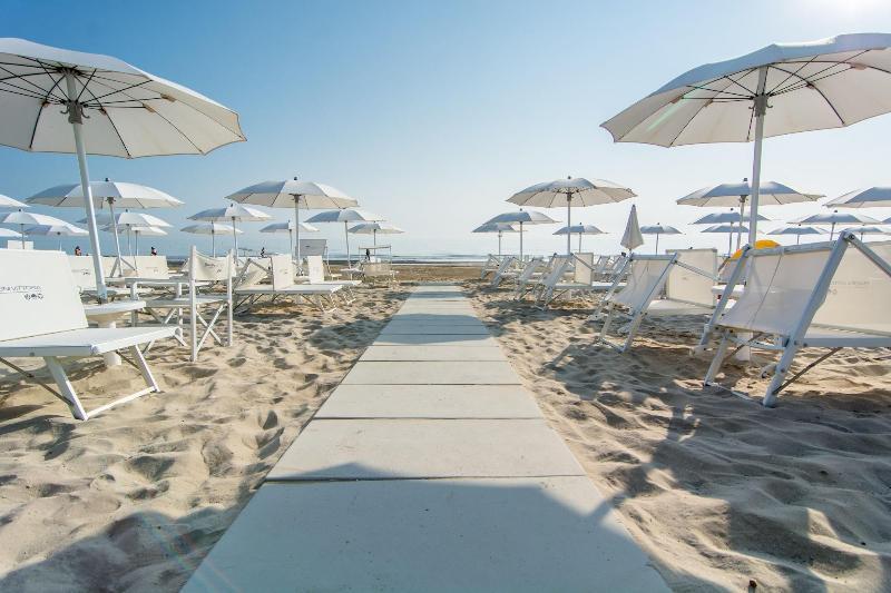 Hotel Metropol Senigallia Bagian luar foto