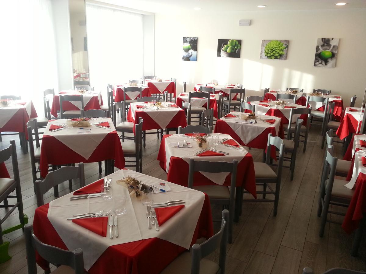 Hotel Metropol Senigallia Bagian luar foto