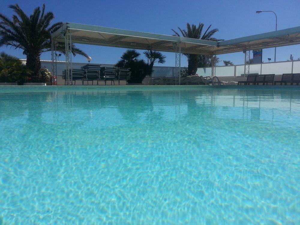 Hotel Metropol Senigallia Bagian luar foto