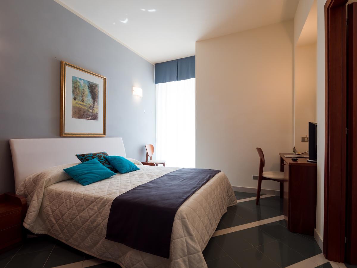 Hotel Metropol Senigallia Bagian luar foto