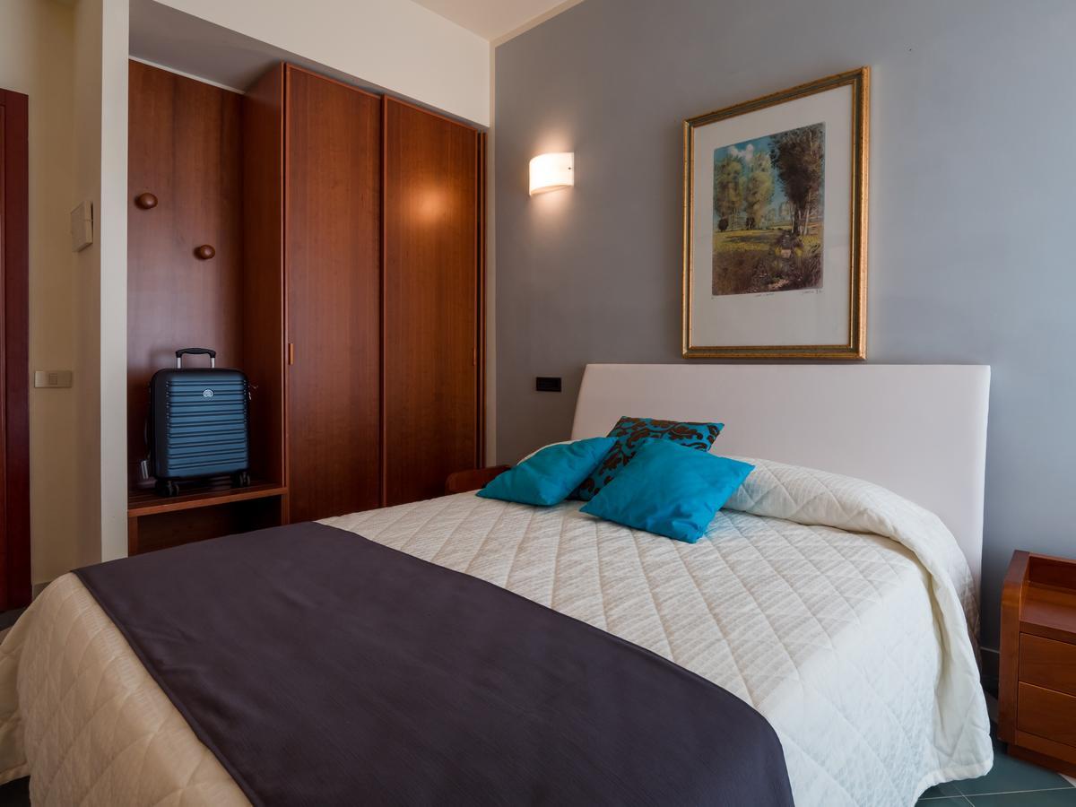 Hotel Metropol Senigallia Bagian luar foto